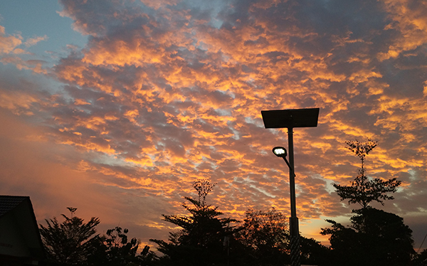인도네시아 방카 섬에 설치된 슈퍼커패시터 태양광 가로등 [사진=경일그린텍]