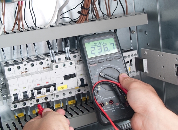 타이밍 릴레이는 24V DC~48V DC 또는 24V AC~240V AC의 작동 범위에서 작동하므로 전통적인 접촉기 회로 및 제어 전압으로 작동하는 애플리케이션에 적합하다. [사진=Dreamstime]