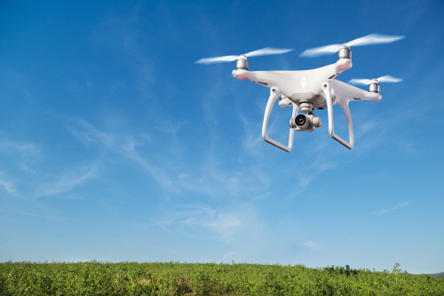 2018년에는 드론은 다양한 공공산업이 지역산업에 유기적으로 접목되어 지역산업 경쟁력 향상과 스마트한 도시관리 모델 구현 및 국민안전 증진에 기여할 4차 산업혁명의 핵심 분야다.  [사진=산업통상자원부]