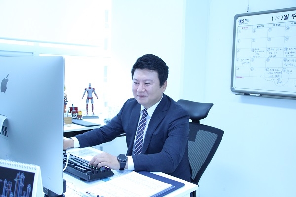 김호섭 지사장은 현재 전세계 50개국 이상에서 선그로우 인버터를 구매할 수 있다고 밝혔다. [사진=Industry News]