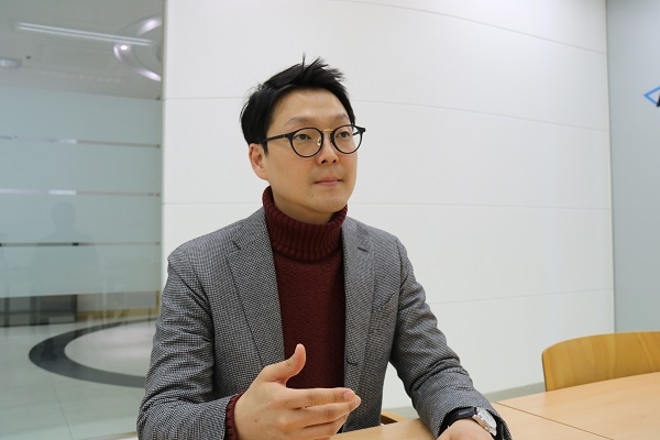 문은용 이사는 신재생과 연계한 배터리는 수명이 길고, 유효에너지용량을 유지하는 게 중요한데 레독스플로배터리는 이런 기준을 모두 만족한다고 밝혔다. [사진=Industry N