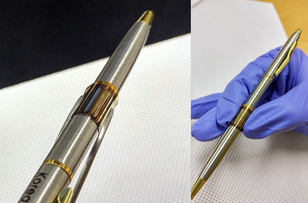 UNIST 박혜성 교수팀이 개발한 그래핀 전극기반 유기태양전지는 펜을 둘러쌀 정도로 잘 휘어진다.  [사진=UNIST]