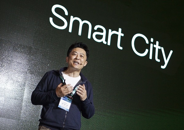 SK텔레콤이 자사의 IoT∙5G∙AI 역량을 공유하고 시너지 창출 방안을 모색하는 ‘All Things Data Conference 2018’ 컨퍼런스를 개최했다. [사진=SK텔레콤]