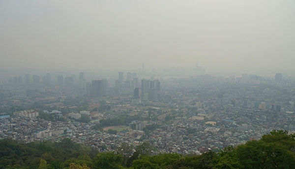 kT와 낙동강유역환경청이 미세먼지 환경개선을 위한 업무협약을 체결했다. [사진=dreamstime]