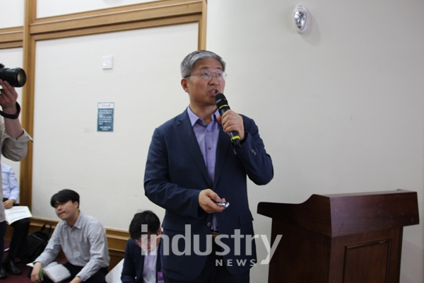 환경부 김영훈 기후변화정책관은 “37% 목표달성을 충분히 논의하고 할 수 있는 수단을 충분히 강구해야 한다”고 주장했다. [사진=인더스트리뉴스]