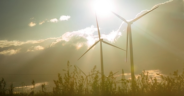 에너지 전환 정책에 대한 찬성이 84.6%로 국민 대다수가 친환경에너지 정책을 지지하고 있는 것으로 나타났다. [사진=dreamstime]