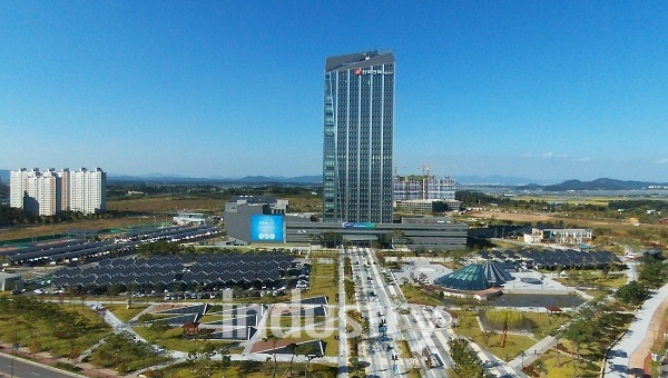 한전이 러시아 국영전력회사인 로세티와 전력 계통연계를 위한 공동연구에 합의했다.[사진=한국전력]