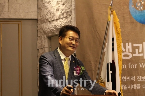 한국태양광산업협회가 북방경제협력위원회 송영길 위원장과 간담회를 개최한다. [사진=폴리뉴스]