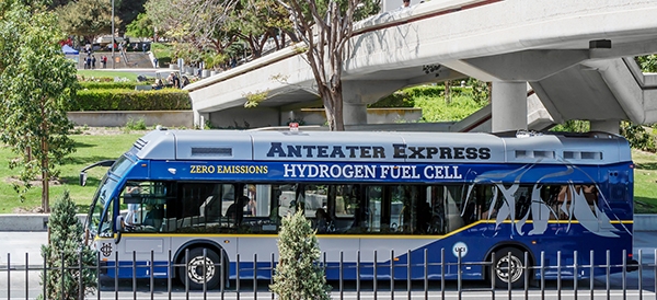 산업부가 대중교통의 수소버스 전환  등을 목표로하는 미래 비즈니스 모델을 제시하고 관련규제 개선을 위한 계획을 발표했다.