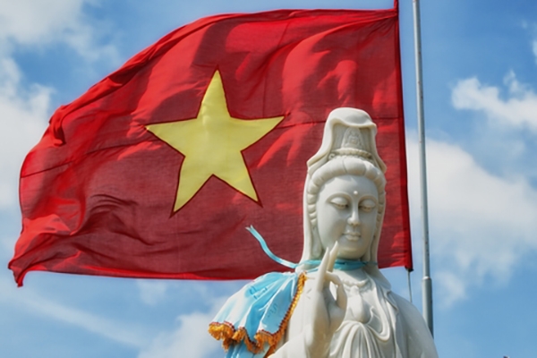 베트남은 태양광과 풍력 발전에 유리한 환경을 가지고 있고, 상당수의 투자자가 관련 프로젝트를 검토하고 있지만, 아세안 주변국에 비해 낮은 구입단가 등으로 채산성이 떨어져 투자를 망설이고 있다, [사진=dreamstime]