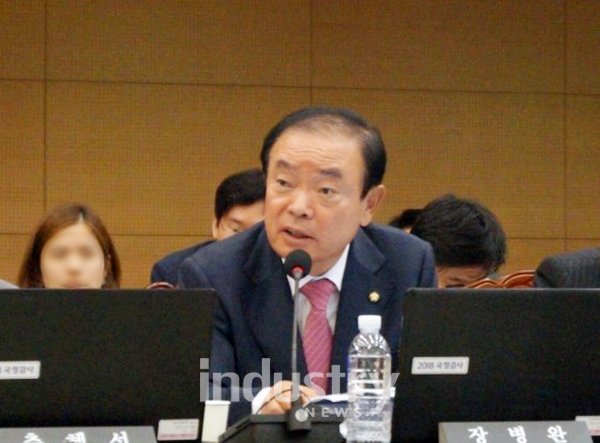 장병완 의원 “시대역행 하는 화력발전소 금융투자 멈추고, 사회책임 금융투자 나서야 한다”고 주장했다. [사진=장병완 의원 블로그]