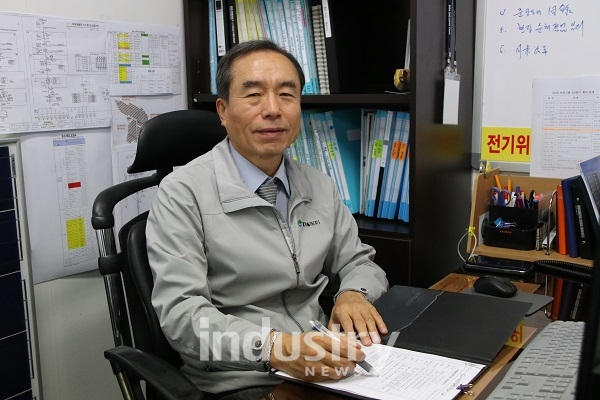 메가솔라 고갑상 전기사업부문장은 "내년 시장 확대가 예상됨에 따라 기존의 발전사업자와 신규사업자에게 금융대출을 큰 폭으로 확대하는 등 적극 지원에 나설 것"이라고 밝혔다. [사진=메가솔라]