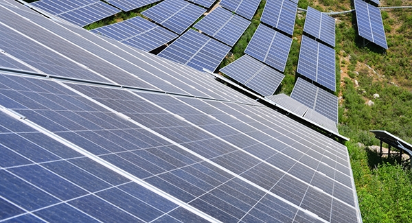 창업교실의 교육과정은 태양광 협동조합 사례와 노하우, 태양광 전력판매 제도와 절차, REC거래시장의 이해, 태양광 발전 입지선정 및 사업성 등 사업 시작을 위한 기초 이론부터 실제 운영 사례 현장 견학까지 예비창업자를 위한 필수 내용을 담고 있다. [사진=dreamstime]