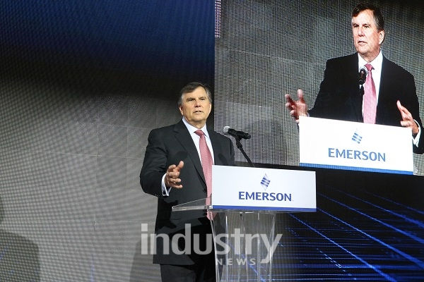 데이비드 파(David N, Farr) 에머슨 회장 겸 최고 경영자는