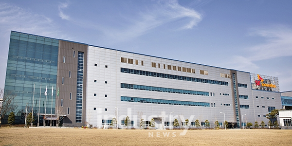 SK이노베이션이 폭스바겐에 전기차 배터리를 공급하게 됐다. 미국과 유럽 공장에서 생산된 배터리 제품이 공급될 예정이며, 이를 계기로 전기차 시장 성장에 적극 나설 전망이다. [사진=SK이노베이션]