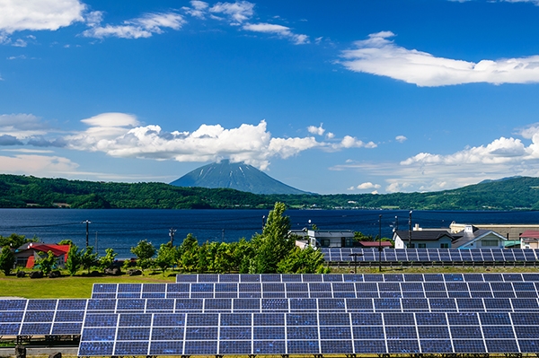 일본에서는 최근 태양광 모듈 가격이 일정 수준까지 낮아질 때까지 발전설비 증설을 늦추는 태양광발전사업자가 많이 발생하고 있다. [사진=dreamstime]