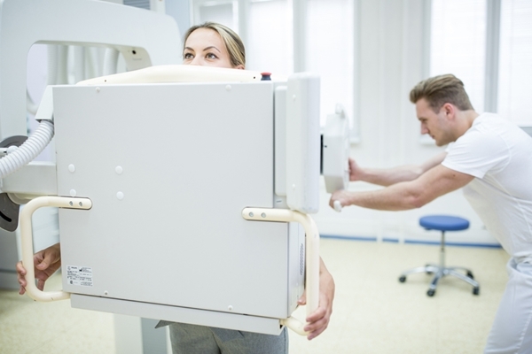 영국 비즈니스·에너지·산업전략부는 2019년 내에 영국 5개 지역에 AI 의료기술센터를 설립할 예정임을 발표했다. [사진=iclickart]