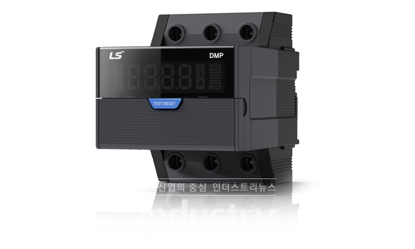 전력기기로는 드물게 아름다운 외관•직관적 사용이 가능한 디자인으로 호평받은 ‘DMP i’ 제품 [사진=LS산전]