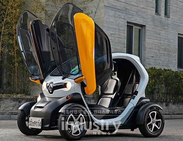 르노 트위지의 판매가격은 인텐스 트림 1,430만원, 카고 트림은 1,480만원이다. [사진=르노삼성자동차 홈페이지]