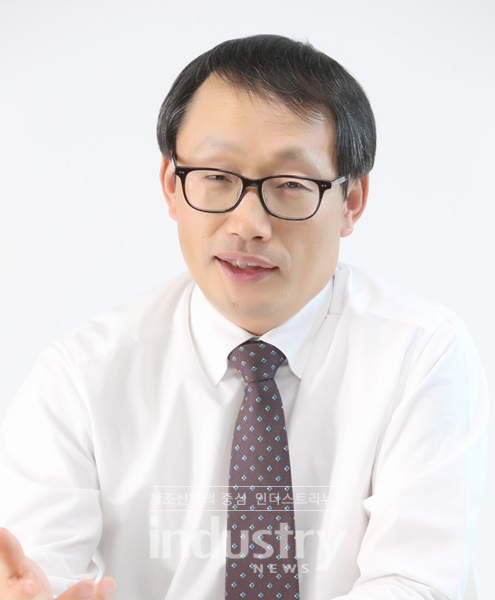 KT 구현모 사장이 한국가상증강현실산업협회 신임 회장으로 선임됐다. [사진=한국가상증강현실산업협회]