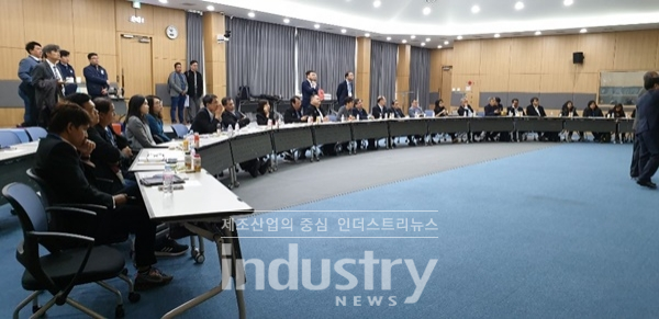 태국 산업연맹 소속 약 30여명이 방한해 국내 주요 스마트 팩토리 공장 방문과 토론 세미나를 개최한다. [사진=한국인더스트리4.0협회]