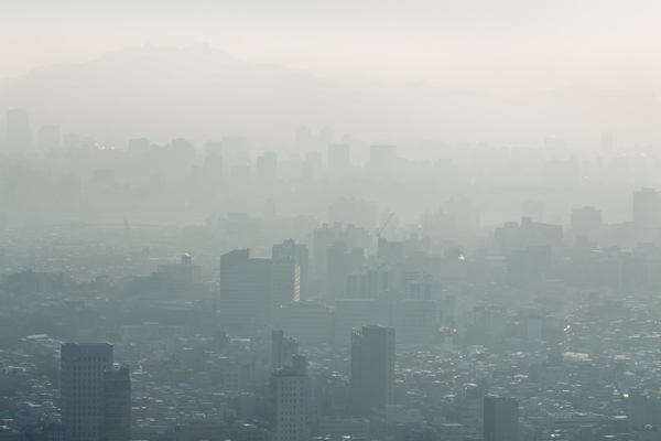 서울시와 KEI가 초미세먼지 해결을 위해 공동 연구를 시작한다. [사진=dreamstime]