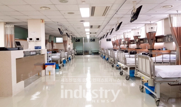 소방시설법 시행령 개정안 시행에 따라 8월 6일부터 종합병원, 병원, 치과병원, 한방병원으로 사용되는 공간의 바닥면적 합계가 600㎡ 이상인 의료시설에는 스프링클러 설치가 의무화된다. [사진=세브란스병원]