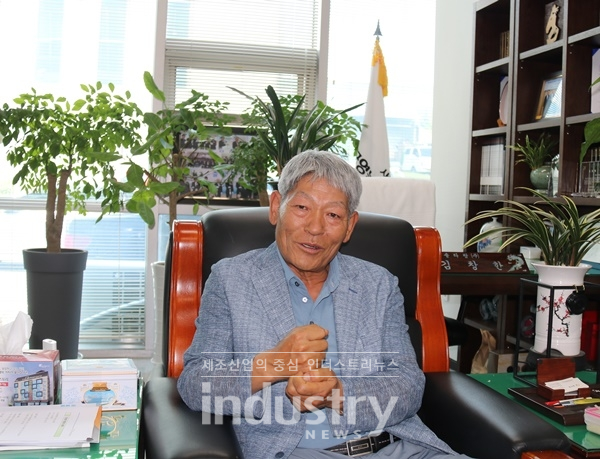 한국영농형태양광협회 김창한 사무총장은 “영농형태양광은 농업의 지속성 확보와 재생에너지 확대, 그리고 일자리 창출까지 1석3조의 효과가 있다”고 강조했다. [사진=인더스트리뉴스]