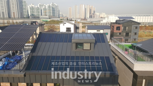 제이와이테크솔라가 시공한 지붕재 모습 [사진=제이와이테크솔라]