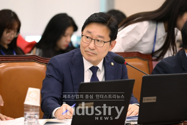 더불어민주당 박범계 의원이 지난 10월 14일 진행된 국정감사에서 질의를 하고 있다. [사진=박범계 의원실]