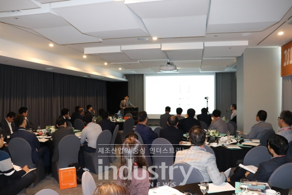 선그로우는 태양광 업계 관계자들을 초청해 최신 태양광 기술 동향 및 고압/염해 솔루션에 대해 논의하는 자리를 마련했다. [사진=인더스트리뉴스]