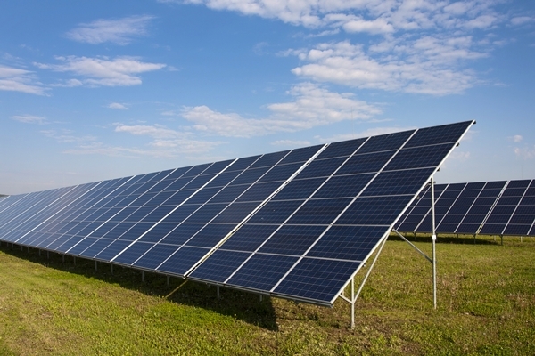 한국동서발전이 품질경영 마스터플랜의 일환으로 신재생 품질관리 강화를 위한 ‘태양광 발전설비 기자재 및 시공 품질확보 방안’을 수립했다. [사진=dreamstime]