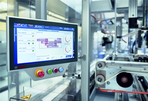 Bosch 포장 기계에서는 약 40%의 비율로 푸쉬버튼이 사용된 Panel PC 버전을 사용한다. [사진=Beckhoff]