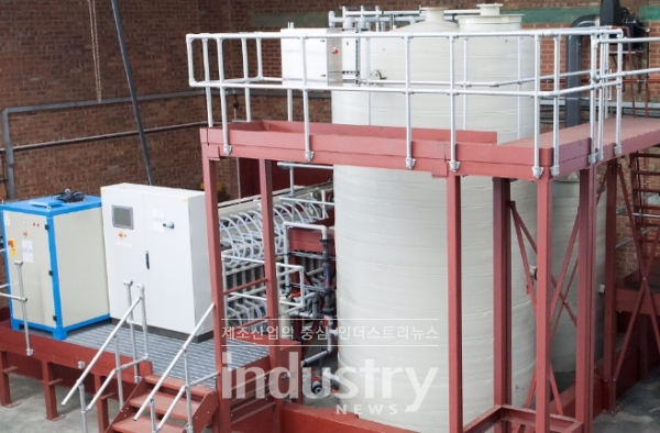 케스테크는 바나듐전해액을 전기셀방식으로 세계 최초 상용화에 성공해 전세계 주요 흐름전지 제조기업에 공급하고 있다. 유럽 최초의 상용화 공장을 가동, 현재 6,000m3/year(약 100MWh/year 흐름전지 용량 기준)을 가동 중이고, 국내에 두 번째 바나듐전해액 상용화 공장을 설립할 예정이다. [사진=케스테크]