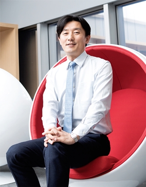 김병균 이사는 이번 팬데믹 사태로 인해 세계가 더 빠르게 변모하는 계기가 될 것이라고 바라봤다. 많은 산업에 최첨단 기술 기반의 인프라가 구축될 것이고 비대면 비즈니스, 교육의 기회가 증가되면서 ‘Industry 4.0’이 예상보다 훨씬 급속도로 발전한다는 것. [사진=LS ELECTRIC]