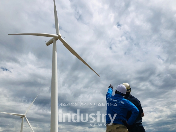 니어스랩이 글로벌 풍력발전기 제조사인 가멘사의 북미 사업부에 풍력발전기 점검용 자율비행 드론을 포함한 종합 안전점검 솔루션을 공급한다. [사진=니어스랩]