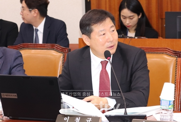 이철규 의원은 지난 10월 13일 태국 바이오매스 발전사업을 놓고 결정 전 남동발전이 옵티머스자산운용과 사전협의했다고 밝혔다. [사진=인더스트리뉴스]