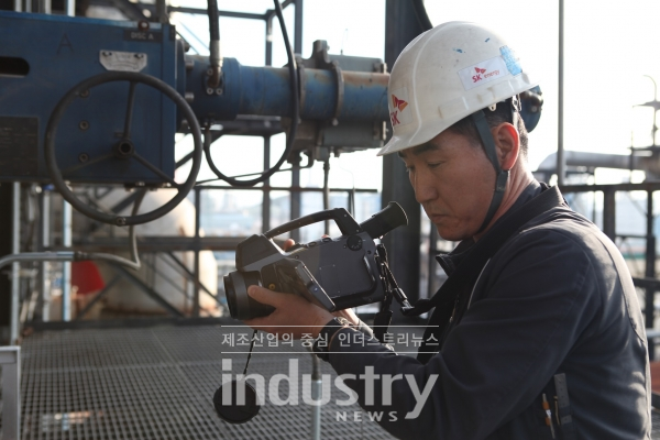 FLIR GF320 가스 이미징 카메라는 SK에너지울산 Complex 안전 점검의 핵심 장비로 활용되고 있다. [사진=플리어]