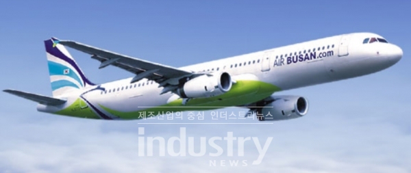부산시는 12월 시행 예정 에어부산 유상증자에 적극 참여한다는 입장이다. [사진=에어부산]