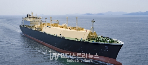 양사는 이미 지난 2019년 ‘유도기 방식(Induction Type)’의 축발전기모터 국산화에 성공해 LNG운반선, LPG운반선 및 초대형원유운반선에 이 시스템을 적용해 오고 있다. [사진=대우조선해양]