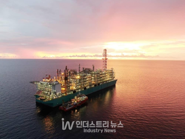 바스프의 OASE® purple 기술을 채택한 페트로나스의 FLNG 전경 [사진=바스프]