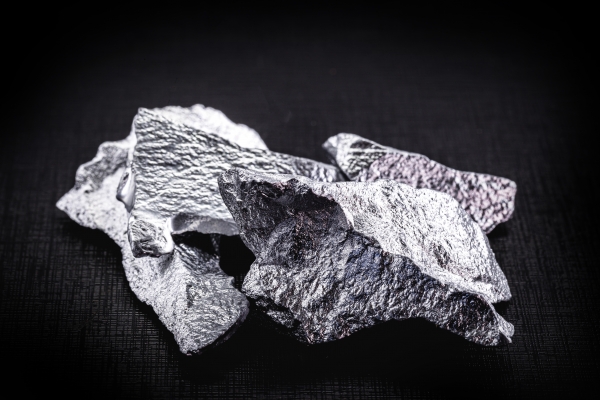 폴리실리콘은 잉곳, 웨이퍼, 셀, 모듈 등 태양광 발전 시스템으로 이어지는 밸류체인의 제일 처음에 위치한 핵심 기초소재로 최근 중국산 폴리실리콘 가격은 가파른 상승세를 보이고 있다. [사진=utoimage]