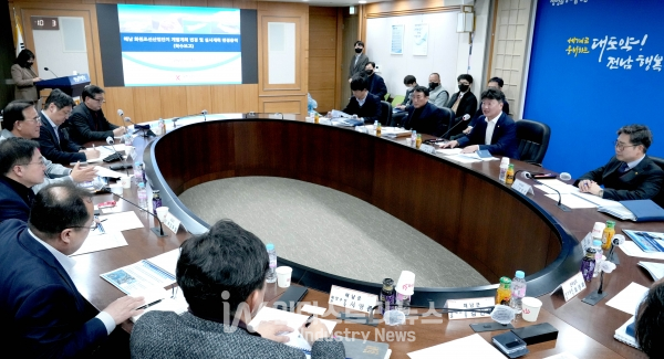 전남도와 2025년까지 해상풍력 배후단지 113만㎡(34만평)를 조성해 상반기부터 입주기업이 공장을 설립하도록 지원할 계획이다. [사진=전남도]