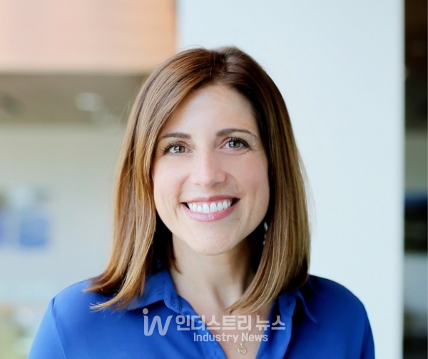한화솔루션은 다니엘 머펠드(Danielle Merfeld) GE리뉴어블에너지 최고기술책임자 겸 부사장을 큐셀 부문 글로벌 최고기술책임자로 임명했다. [사진=한화솔루션]