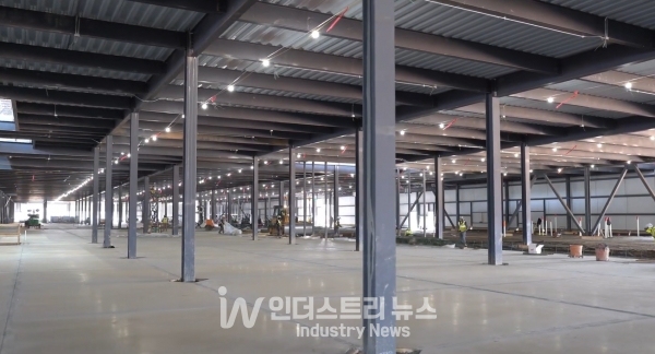 미국 조지아주에 위치한 한화큐셀 카터스빌 공장 내부 [사진=한화큐셀]