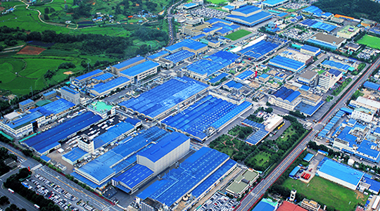 양극재 생산을 담당하는 LG화학 청주공장/사진 = LG화학