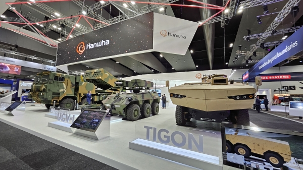 호주 멜버른에서 열리는 ‘랜드포스 2024’에 마련된 한화에어로스페이스와 한화시스템 통합 부스 전경/사진 = 한화