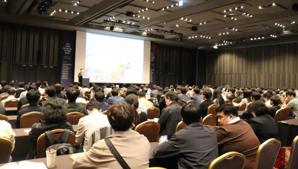 지난 11일 서울 코엑스 그랜드볼룸에서 2024 배터리 코리아 컨퍼런스가 열렸다. 사진은 오후 트랙 강연 현장 [사진=인더스트리뉴스]