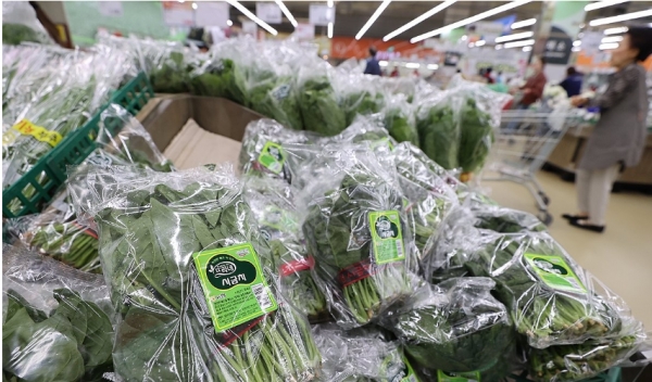 10월 소비자물가 상승률이 두 달 연속 1%대를 기록하면서 둔화 흐름을 이어갔다 / 사진=연합뉴스