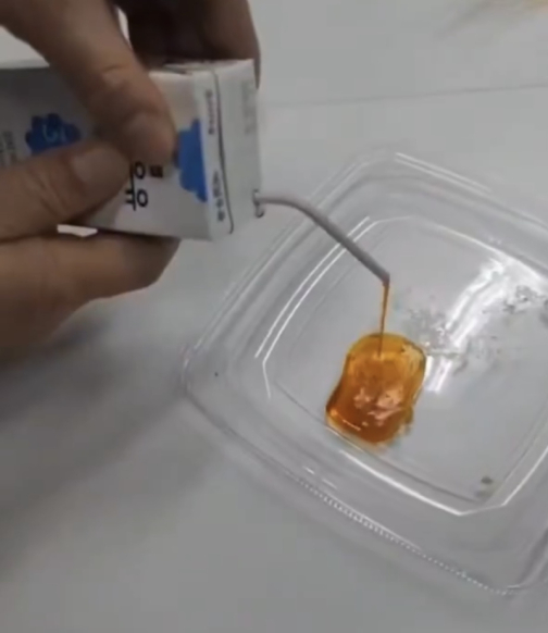 온라인 커뮤니티 등에 올라온 매일우유 멸균 우유 영상 화면 캡쳐.